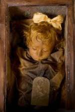 Watch National Geographic: The Girl in the Glass Casket Vodly